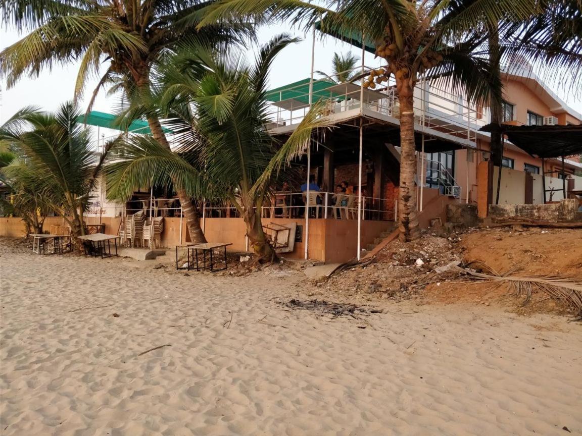 Saritas Guest House - Bogmalo Beach Bagian luar foto